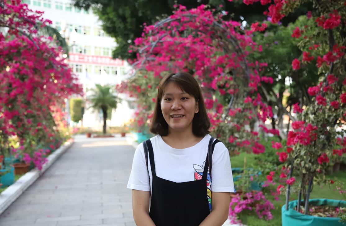 黎族少女——朱莉