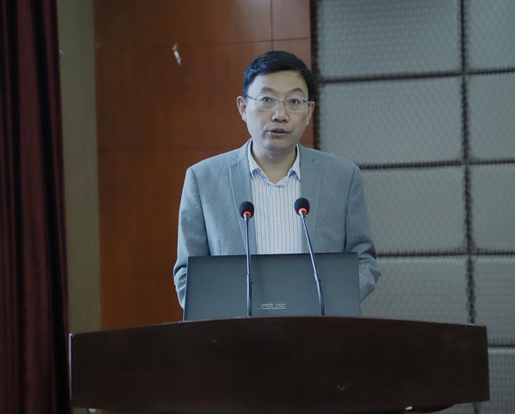 副校长刘立新致开幕辞