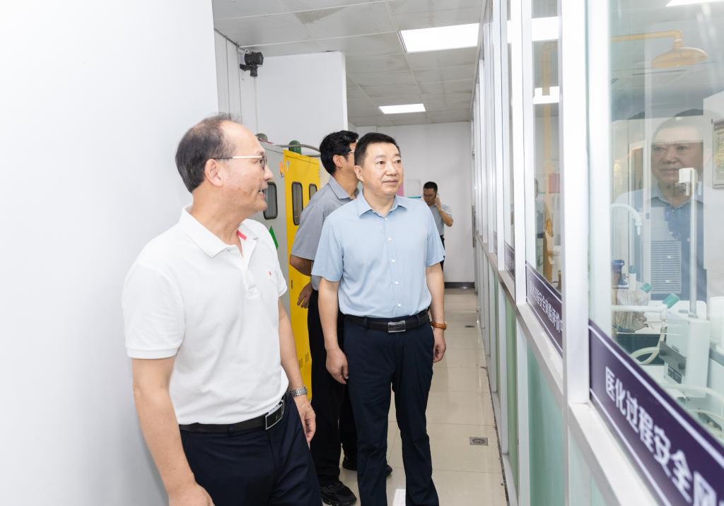 参观台州生物医化产业研究院